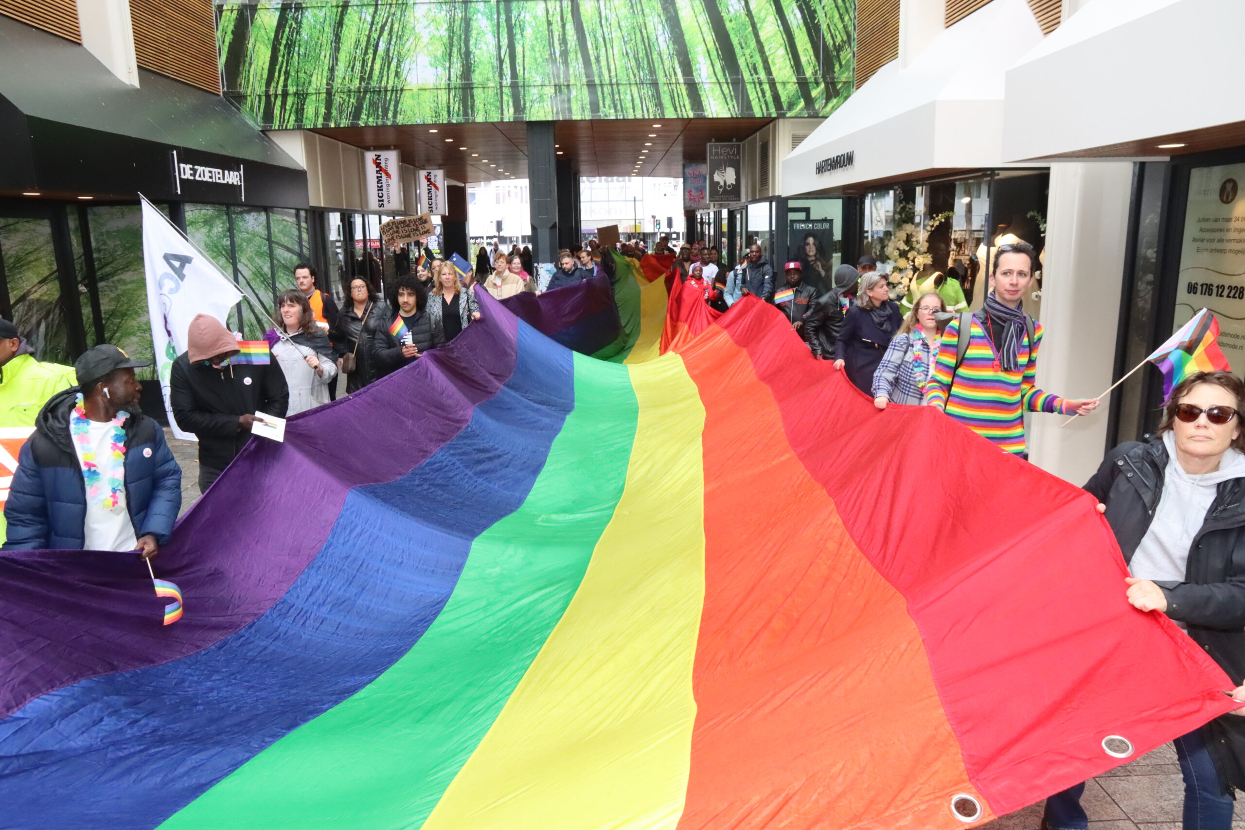 Acceptatie van lhbti+’ers klinkt vriendelijk, maar dat is het niet
